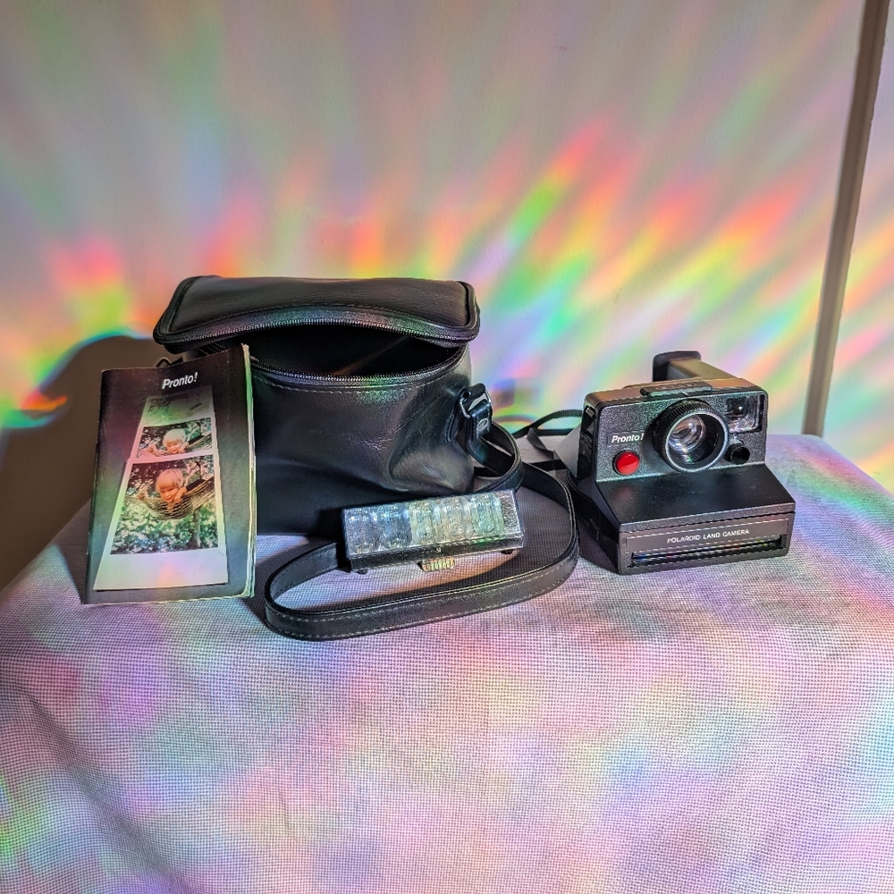 VTG 70's Polaroid Pronto! Camera And Case
